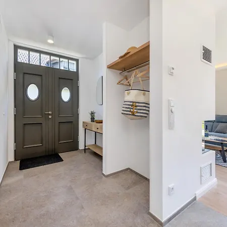 Semesterbostad Strandkajuete